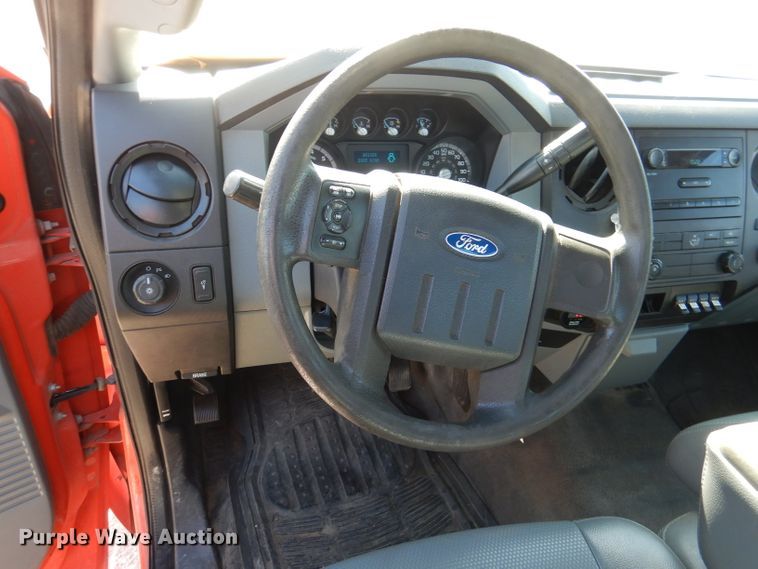 image for item IE9678 2011 Ford F250 Super Duty XL  utility bed pickup truck