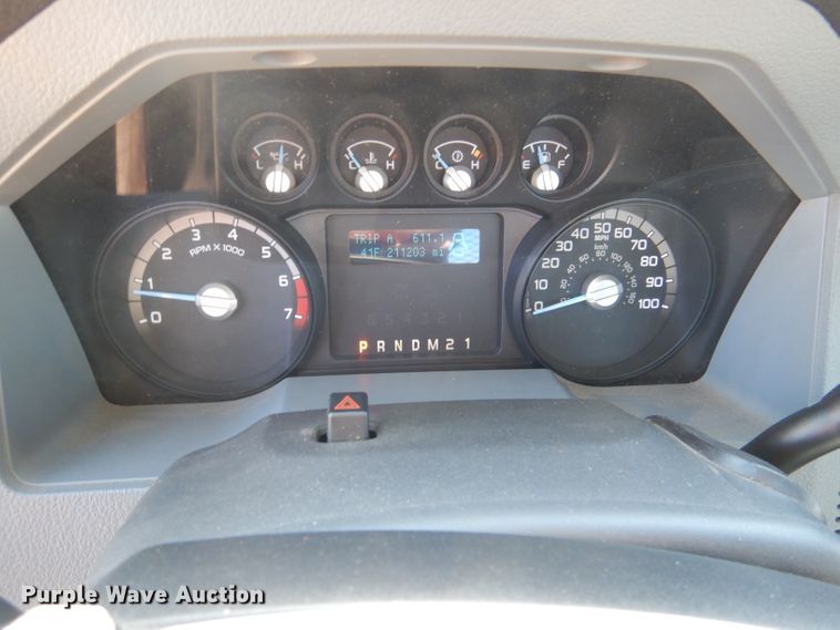 image for item IE9678 2011 Ford F250 Super Duty XL  utility bed pickup truck