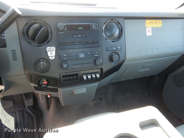 image for item IE9678 2011 Ford F250 Super Duty XL  utility bed pickup truck