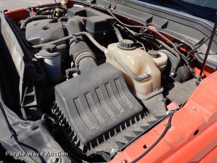 image for item IE9678 2011 Ford F250 Super Duty XL  utility bed pickup truck