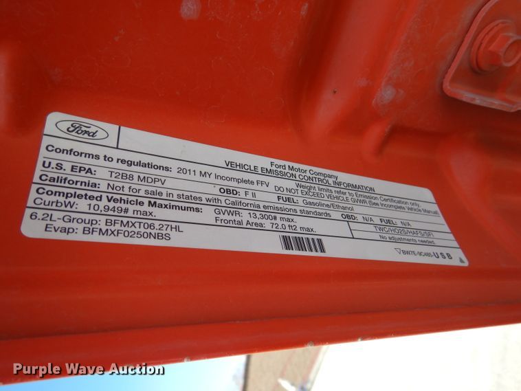 image for item IE9678 2011 Ford F250 Super Duty XL  utility bed pickup truck