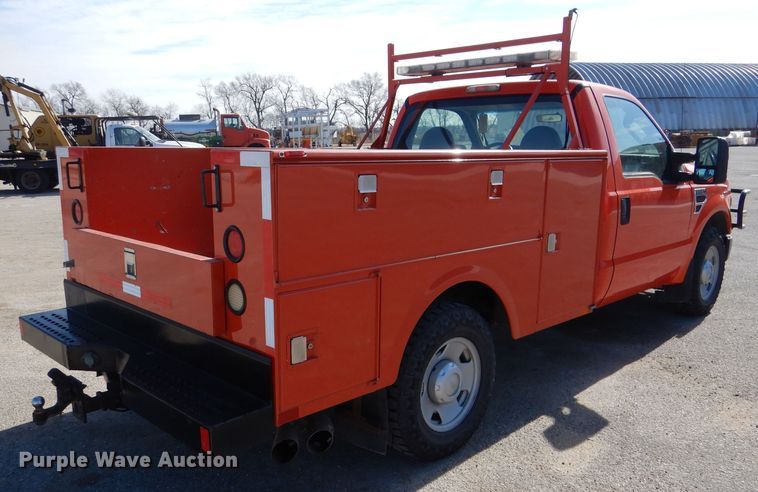 image for item IE9679 2008 Ford F250 Super Duty  utility bed pickup truck