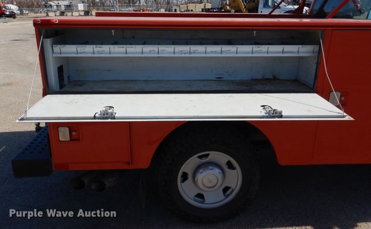 image for item IE9679 2008 Ford F250 Super Duty  utility bed pickup truck