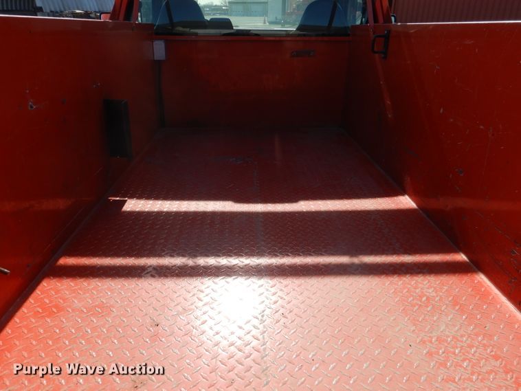 image for item IE9679 2008 Ford F250 Super Duty  utility bed pickup truck