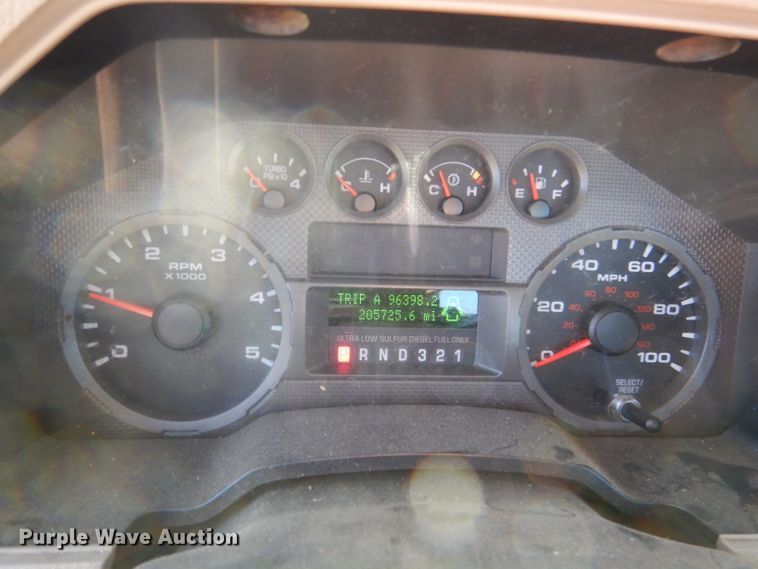 image for item IE9679 2008 Ford F250 Super Duty  utility bed pickup truck