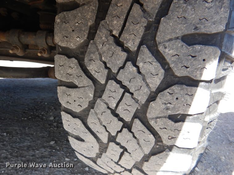 image for item IE9679 2008 Ford F250 Super Duty  utility bed pickup truck