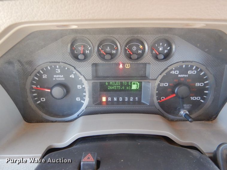 image for item IE9680 2010 Ford F250 Super Duty XL  utility bed pickup truck