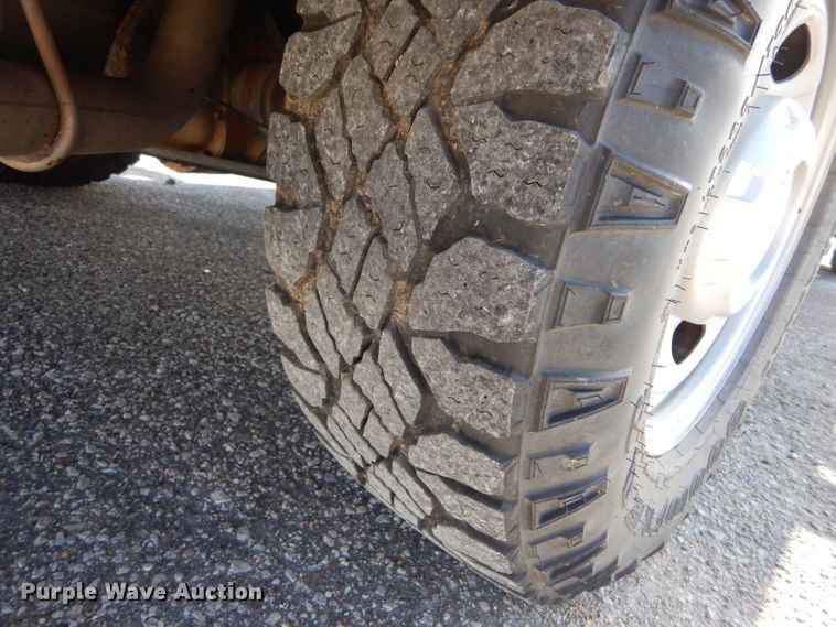 image for item IE9680 2010 Ford F250 Super Duty XL  utility bed pickup truck