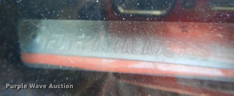 image for item IE9680 2010 Ford F250 Super Duty XL  utility bed pickup truck