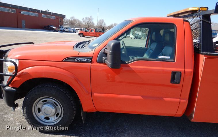 image for item IE9681 2011 Ford F250 Super Duty XL  utility bed pickup truck