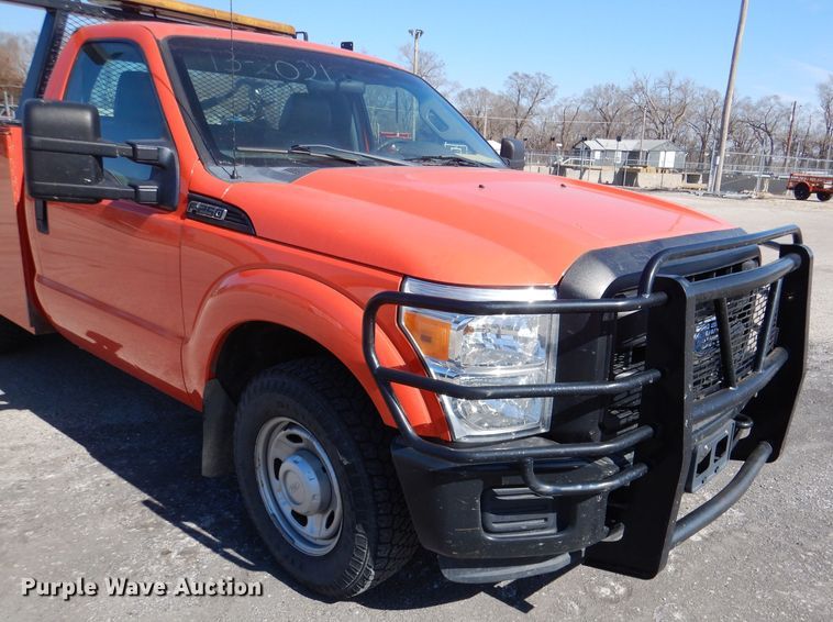 image for item IE9681 2011 Ford F250 Super Duty XL  utility bed pickup truck