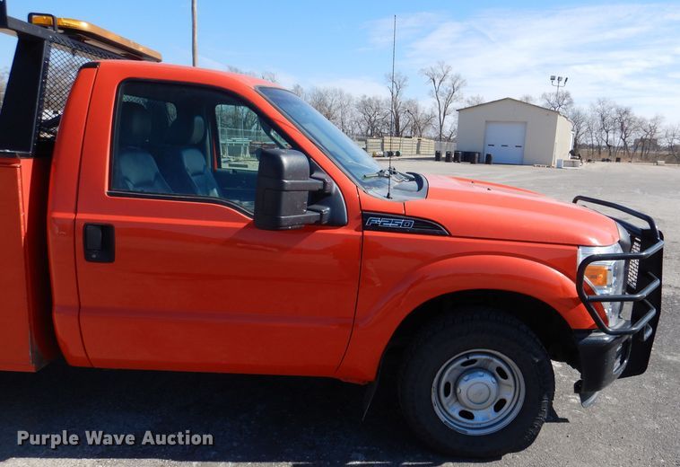 image for item IE9681 2011 Ford F250 Super Duty XL  utility bed pickup truck