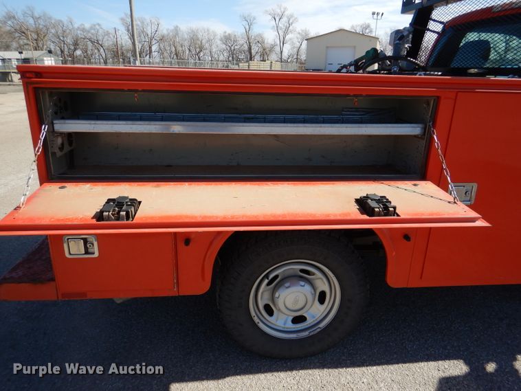 image for item IE9681 2011 Ford F250 Super Duty XL  utility bed pickup truck