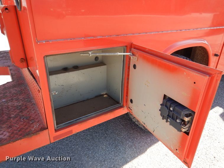 image for item IE9681 2011 Ford F250 Super Duty XL  utility bed pickup truck