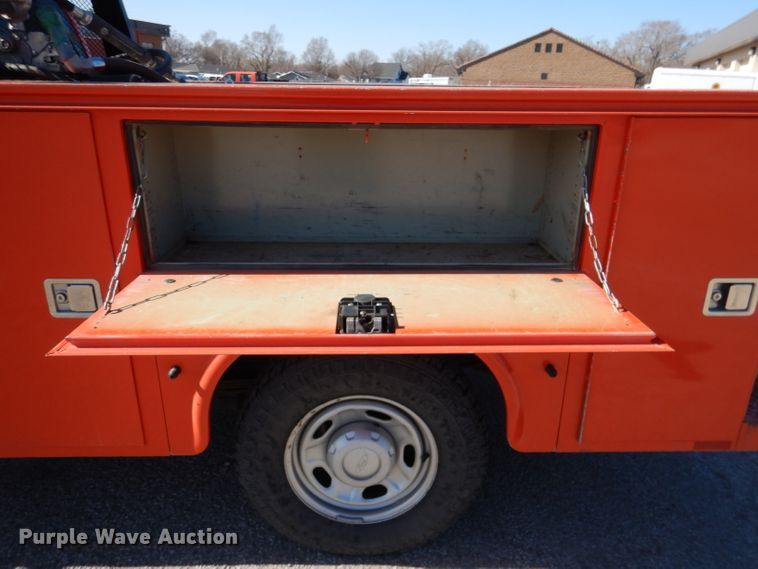 image for item IE9681 2011 Ford F250 Super Duty XL  utility bed pickup truck