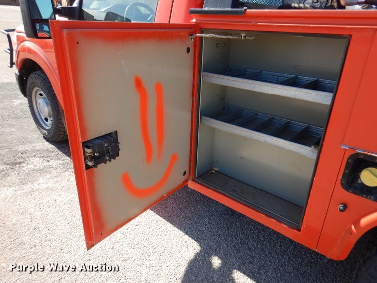 image for item IE9681 2011 Ford F250 Super Duty XL  utility bed pickup truck