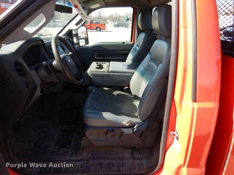 image for item IE9681 2011 Ford F250 Super Duty XL  utility bed pickup truck