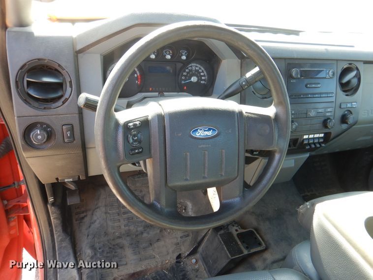 image for item IE9681 2011 Ford F250 Super Duty XL  utility bed pickup truck