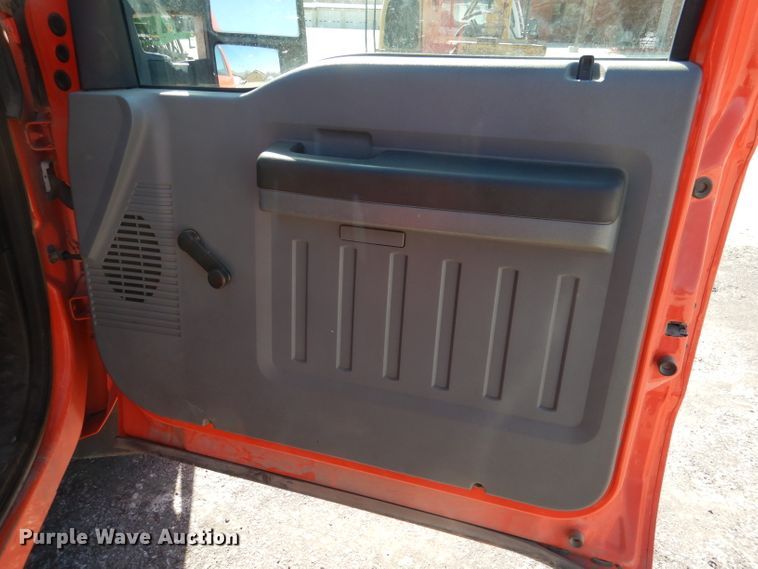 image for item IE9681 2011 Ford F250 Super Duty XL  utility bed pickup truck