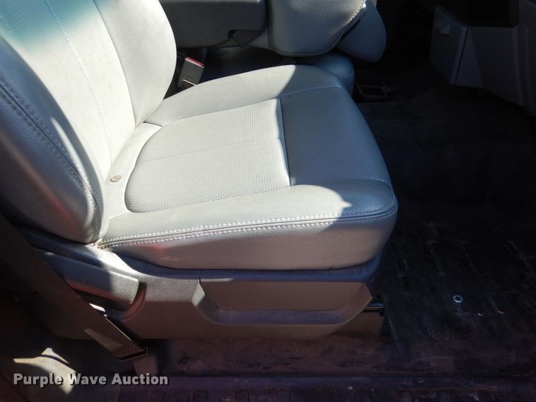 image for item IE9681 2011 Ford F250 Super Duty XL  utility bed pickup truck