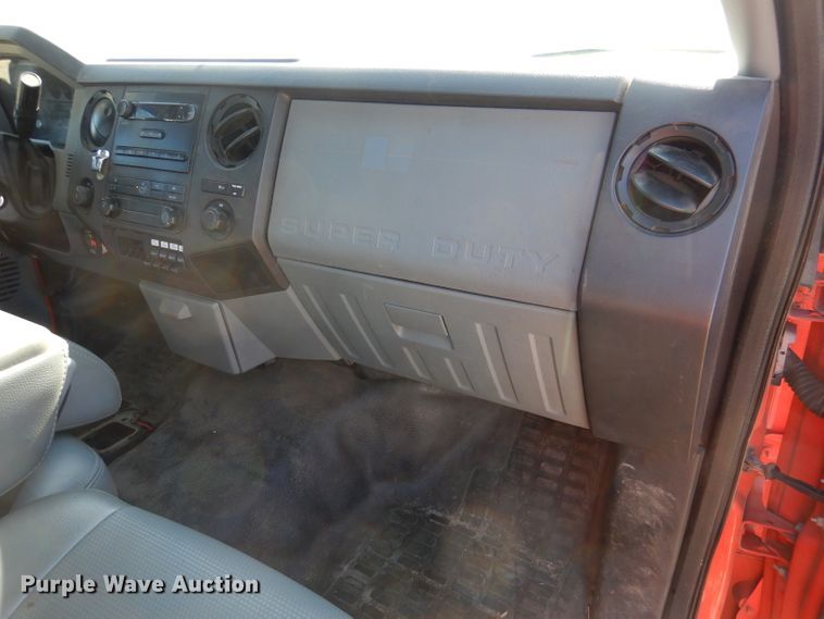 image for item IE9681 2011 Ford F250 Super Duty XL  utility bed pickup truck