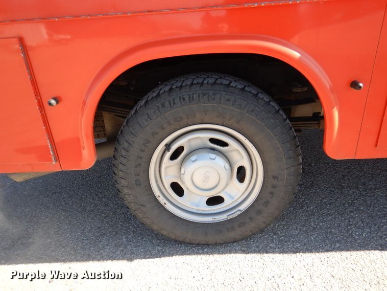 image for item IE9681 2011 Ford F250 Super Duty XL  utility bed pickup truck