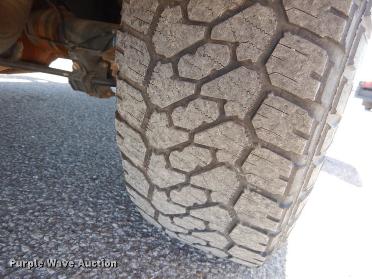 image for item IE9681 2011 Ford F250 Super Duty XL  utility bed pickup truck