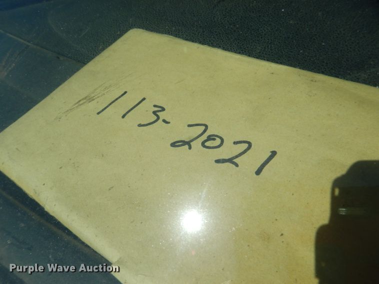 image for item IE9681 2011 Ford F250 Super Duty XL  utility bed pickup truck