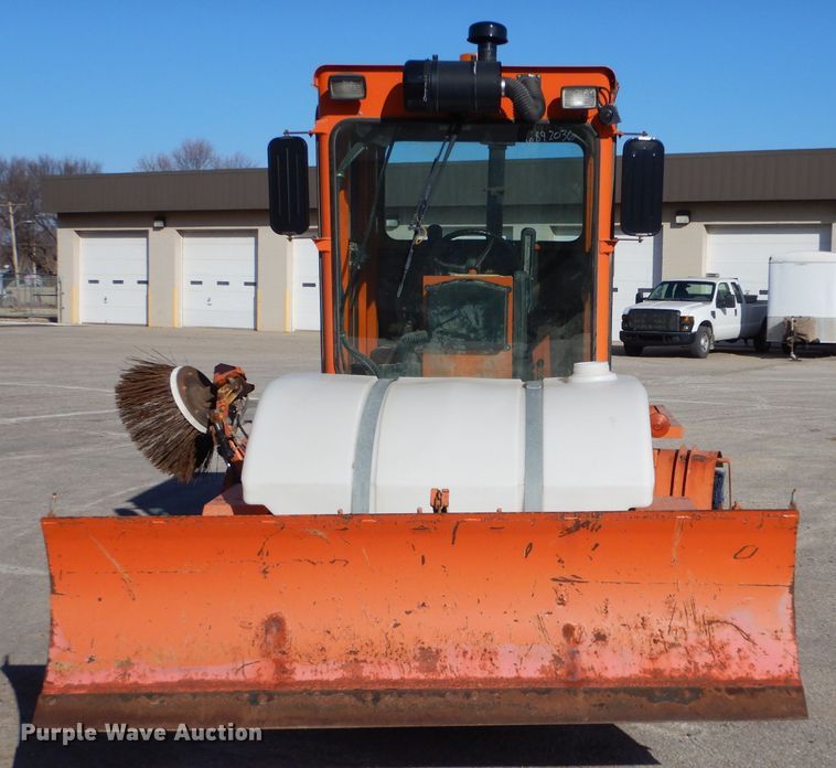 image for item IE9683 2006 Broce RJ-350  broom