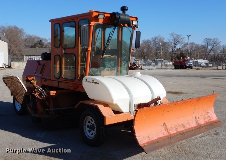 image for item IE9683 2006 Broce RJ-350  broom