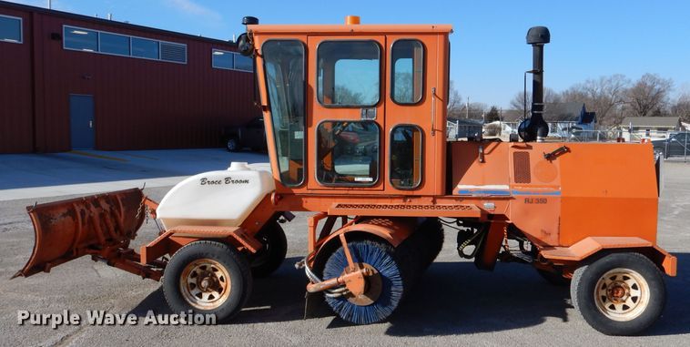 image for item IE9683 2006 Broce RJ-350  broom