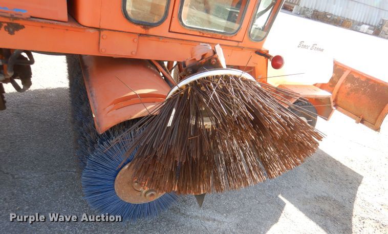 image for item IE9683 2006 Broce RJ-350  broom