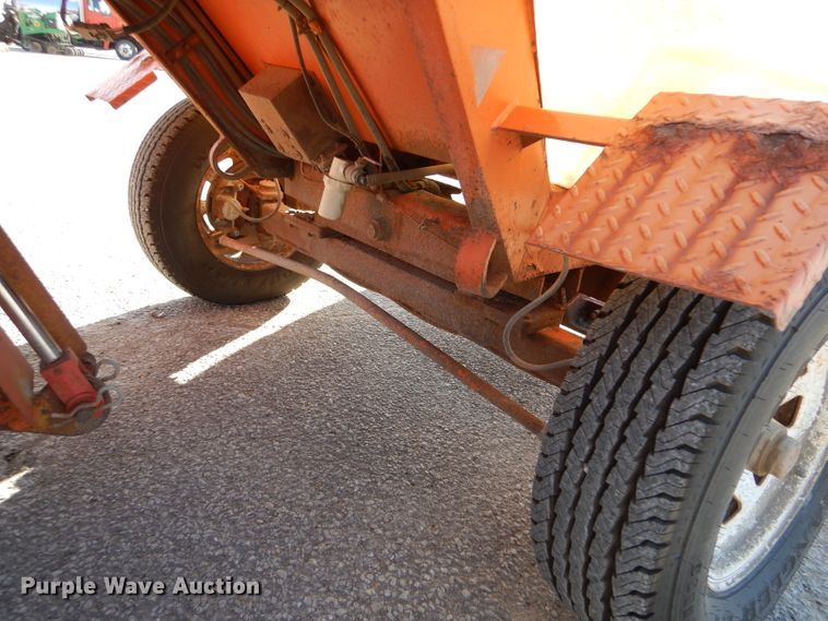 image for item IE9683 2006 Broce RJ-350  broom