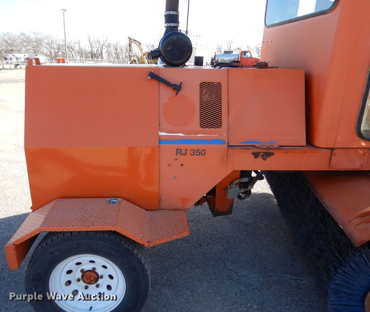 image for item IE9683 2006 Broce RJ-350  broom