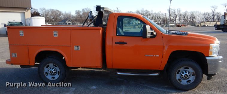 image for item IE9684 2012 Chevrolet Silverado 2500HD  utility bed pickup truck