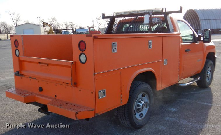 image for item IE9684 2012 Chevrolet Silverado 2500HD  utility bed pickup truck