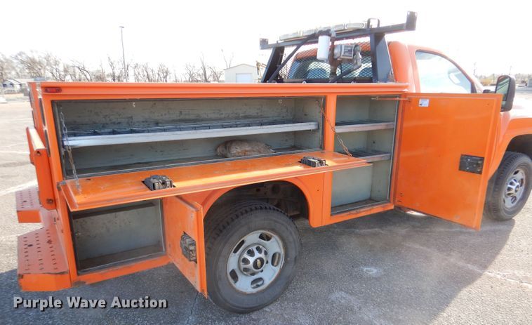 image for item IE9684 2012 Chevrolet Silverado 2500HD  utility bed pickup truck