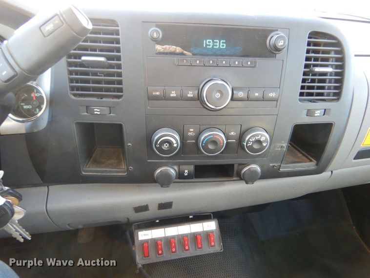 image for item IE9684 2012 Chevrolet Silverado 2500HD  utility bed pickup truck