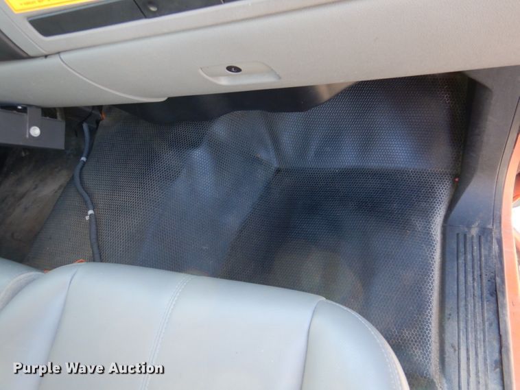 image for item IE9684 2012 Chevrolet Silverado 2500HD  utility bed pickup truck