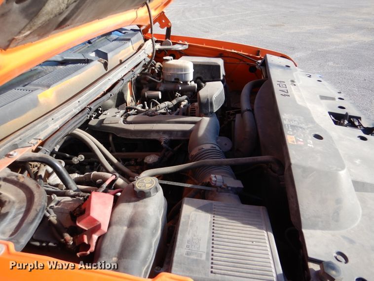 image for item IE9684 2012 Chevrolet Silverado 2500HD  utility bed pickup truck