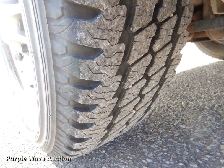 image for item IE9684 2012 Chevrolet Silverado 2500HD  utility bed pickup truck