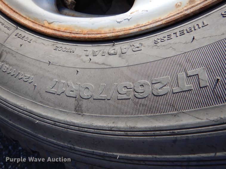 image for item IE9684 2012 Chevrolet Silverado 2500HD  utility bed pickup truck