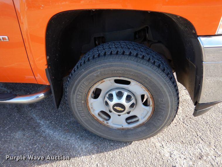 image for item IE9684 2012 Chevrolet Silverado 2500HD  utility bed pickup truck