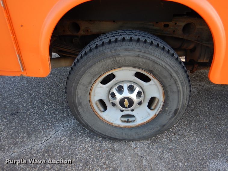 image for item IE9684 2012 Chevrolet Silverado 2500HD  utility bed pickup truck