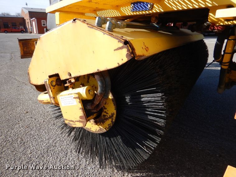 image for item IE9685 2007 Superior DT80-C  broom