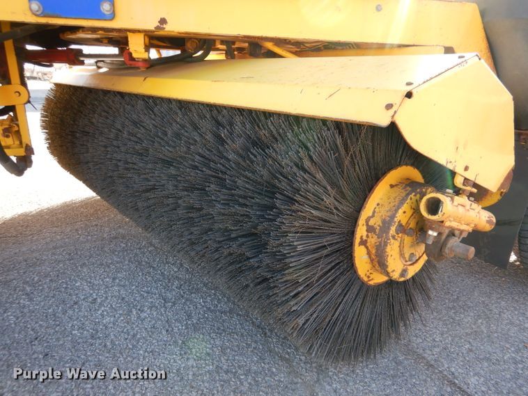 image for item IE9685 2007 Superior DT80-C  broom