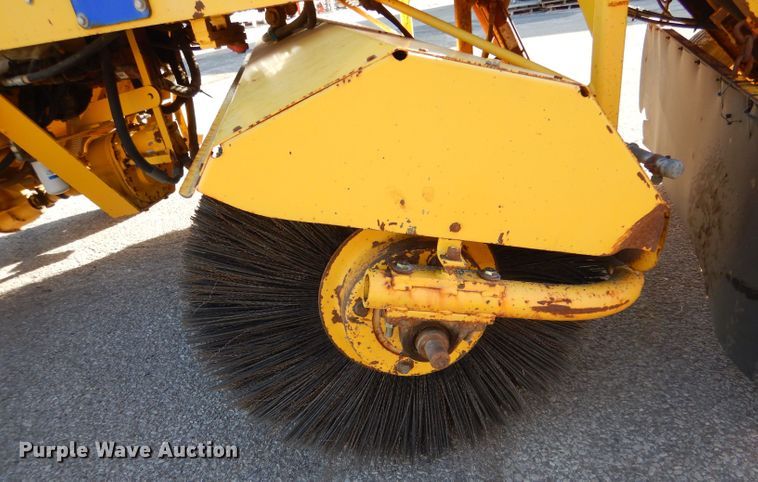 image for item IE9685 2007 Superior DT80-C  broom