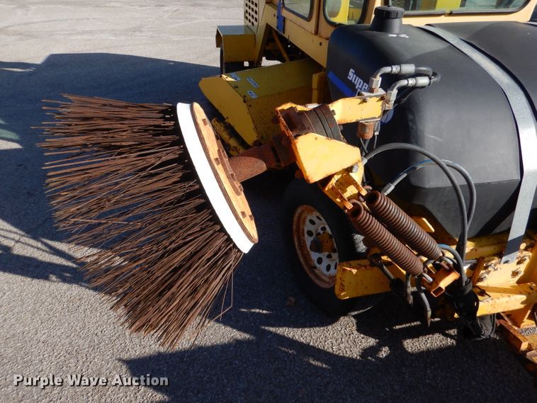 image for item IE9685 2007 Superior DT80-C  broom