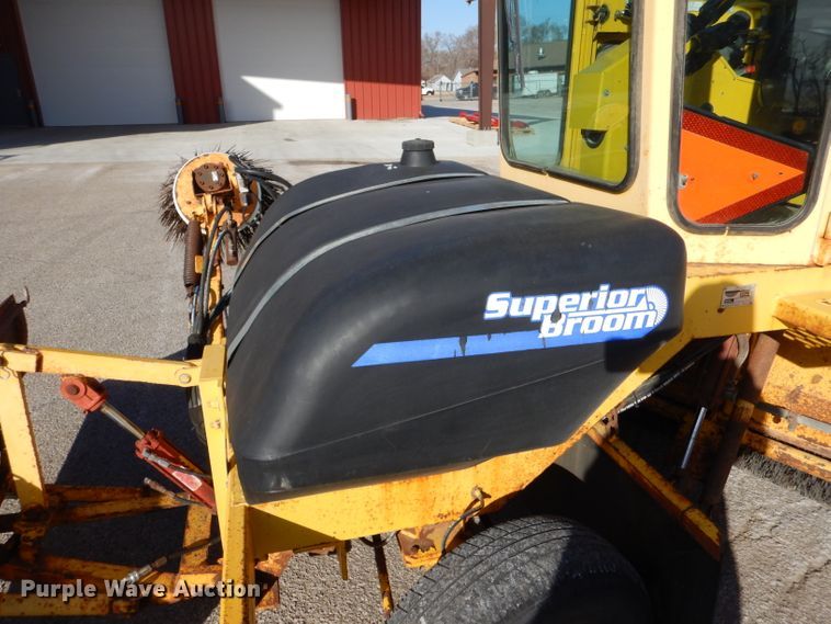 image for item IE9685 2007 Superior DT80-C  broom