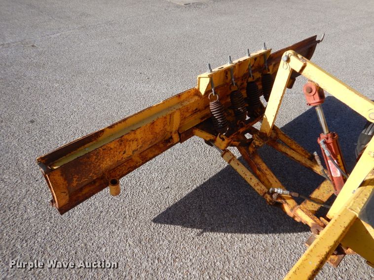 image for item IE9685 2007 Superior DT80-C  broom